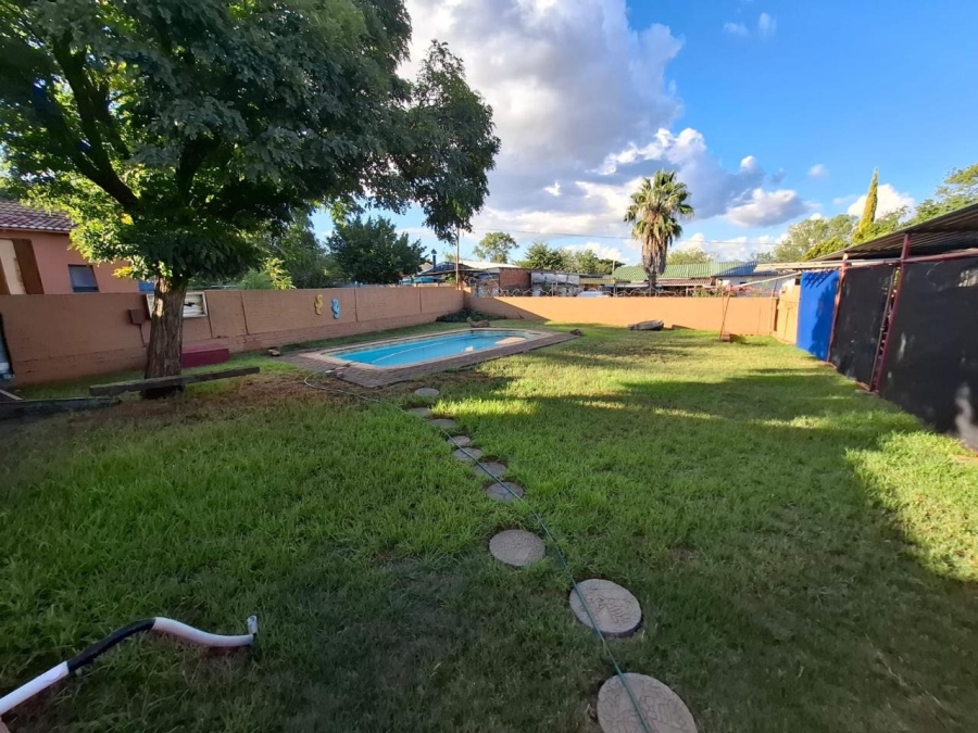 4 Bedroom Property for Sale in Uitsig Free State